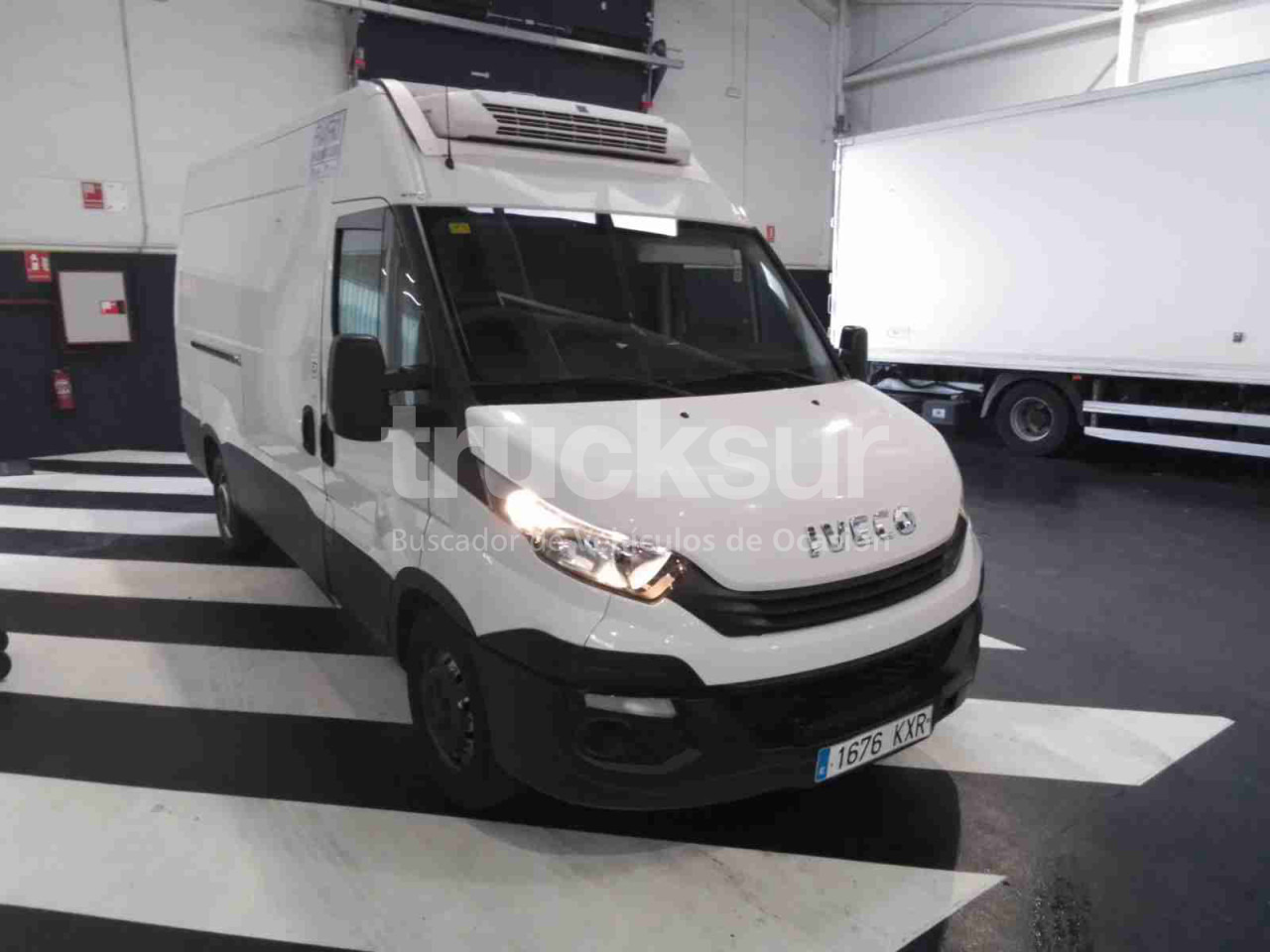 IVECO 35S14 FRC-X - Комбе фургон: слика 1 IVECO 35S14 FRC-X - Комбе фургон: слика 1