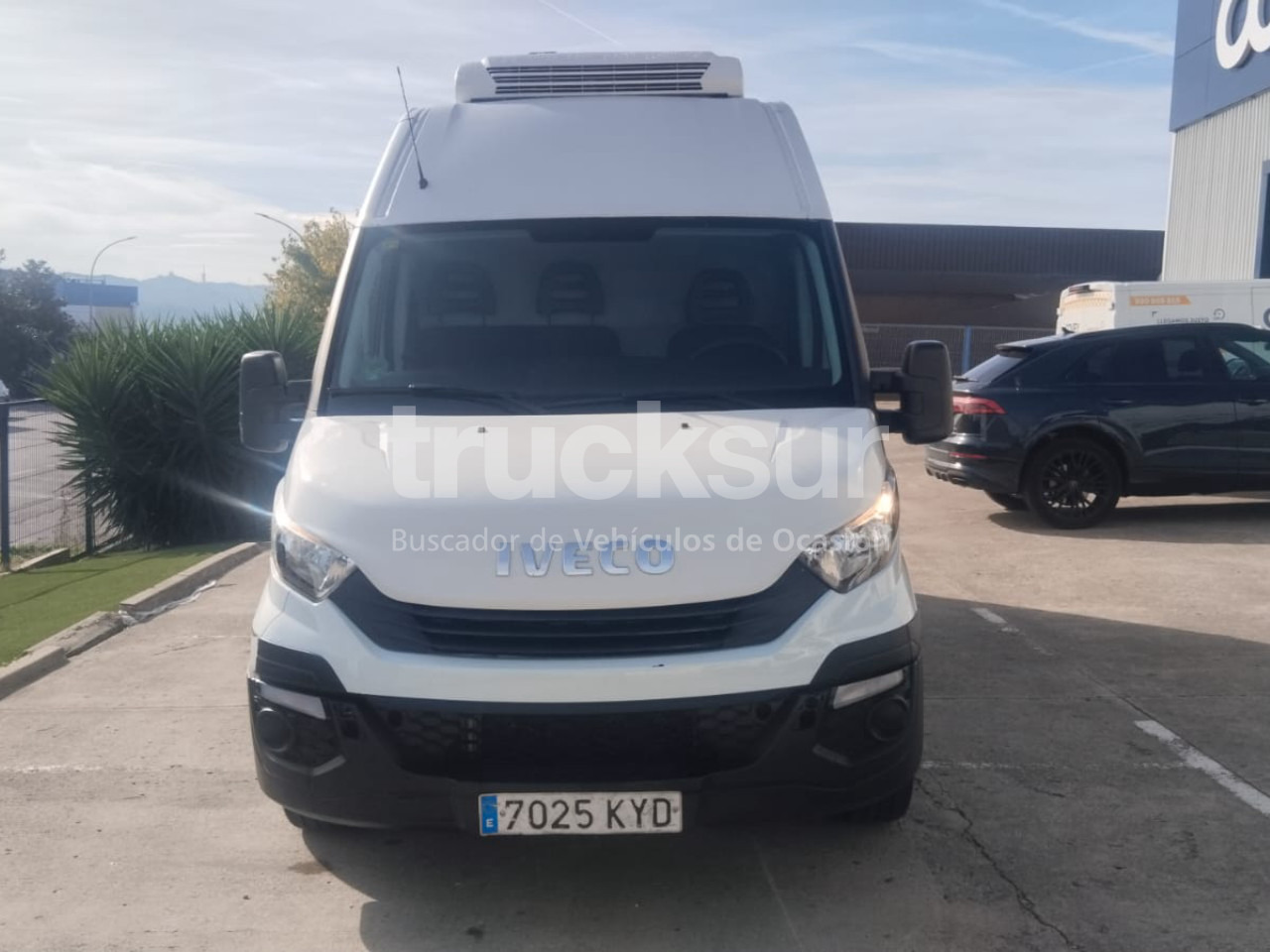 IVECO 35S16 12MS FRC-X - Комбе фургон: слика 3 IVECO 35S16 12MS FRC-X - Комбе фургон: слика 3