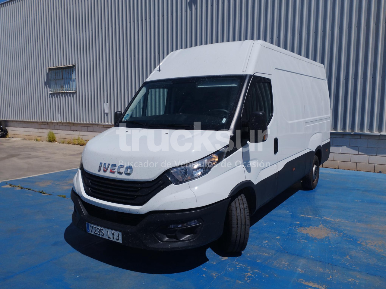 IVECO DAILY 35S16 F 12M3 - Комбе фургон: слика 1 IVECO DAILY 35S16 F 12M3 - Комбе фургон: слика 1