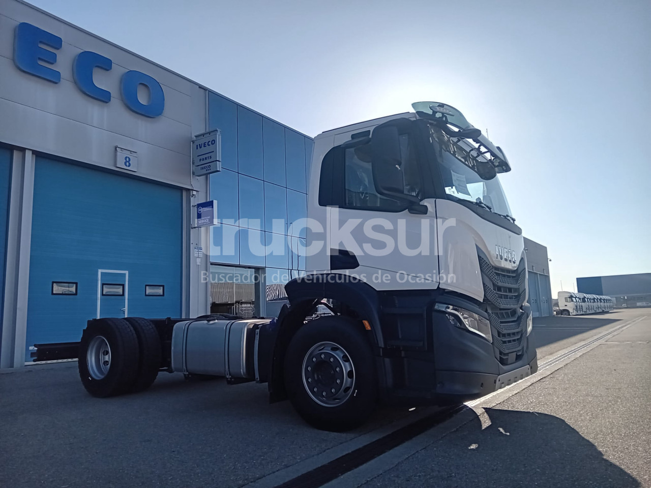 IVECO X-WAY 420 - Камион со кабинска шасија: слика 2 IVECO X-WAY 420 - Камион со кабинска шасија: слика 2
