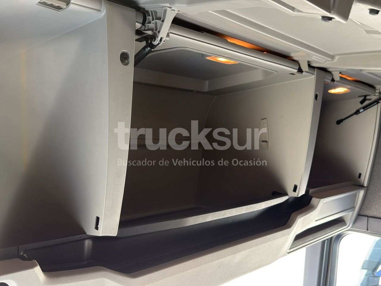 Камион влекач SCANIA R450: слика 10 Камион влекач SCANIA R450: слика 10