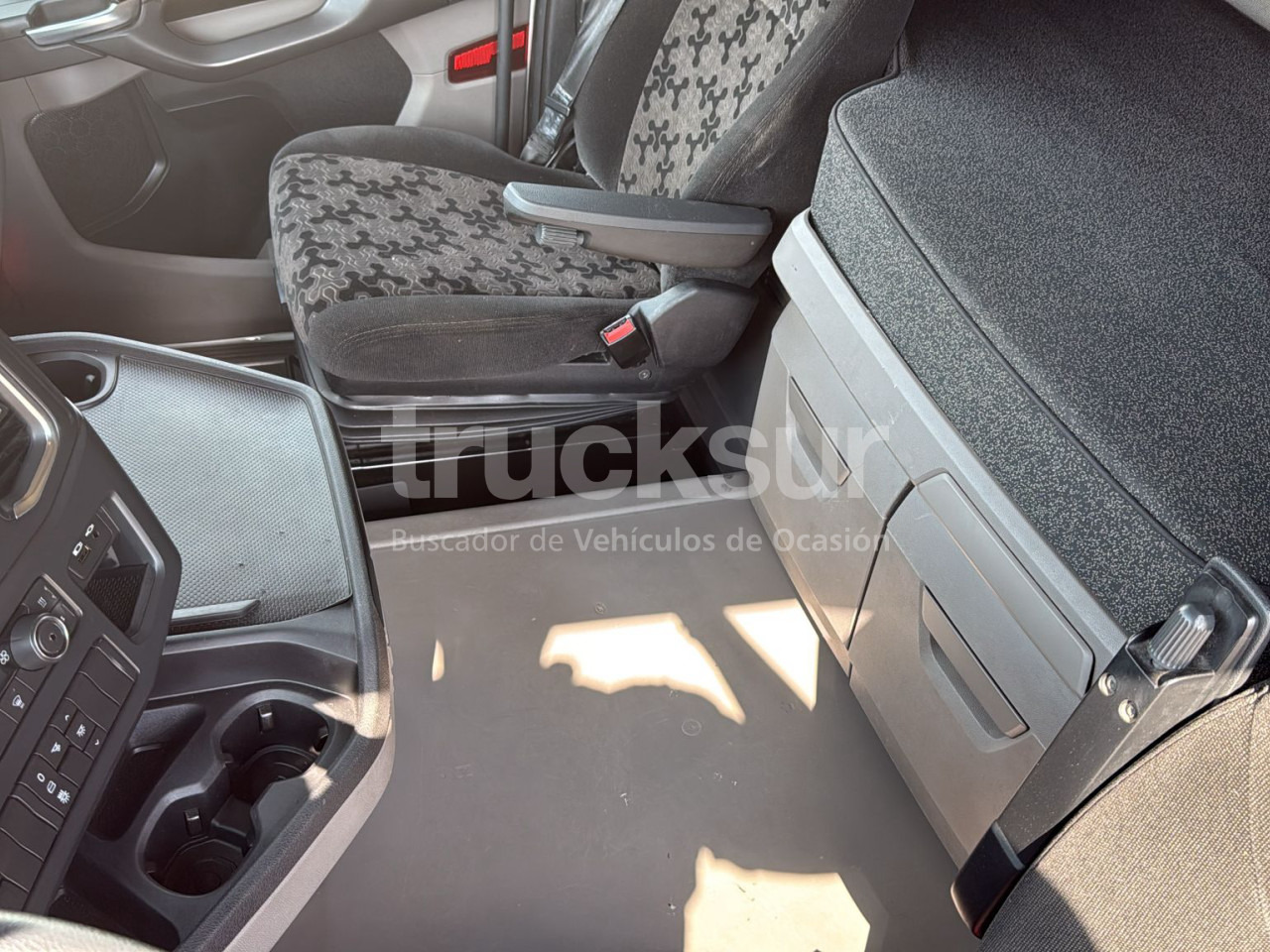 Камион влекач SCANIA R450: слика 7 Камион влекач SCANIA R450: слика 7