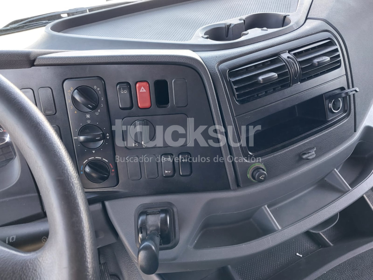 Камион сандучар MERCEDES AXOR 2529 ejes 6x2*4: слика 9