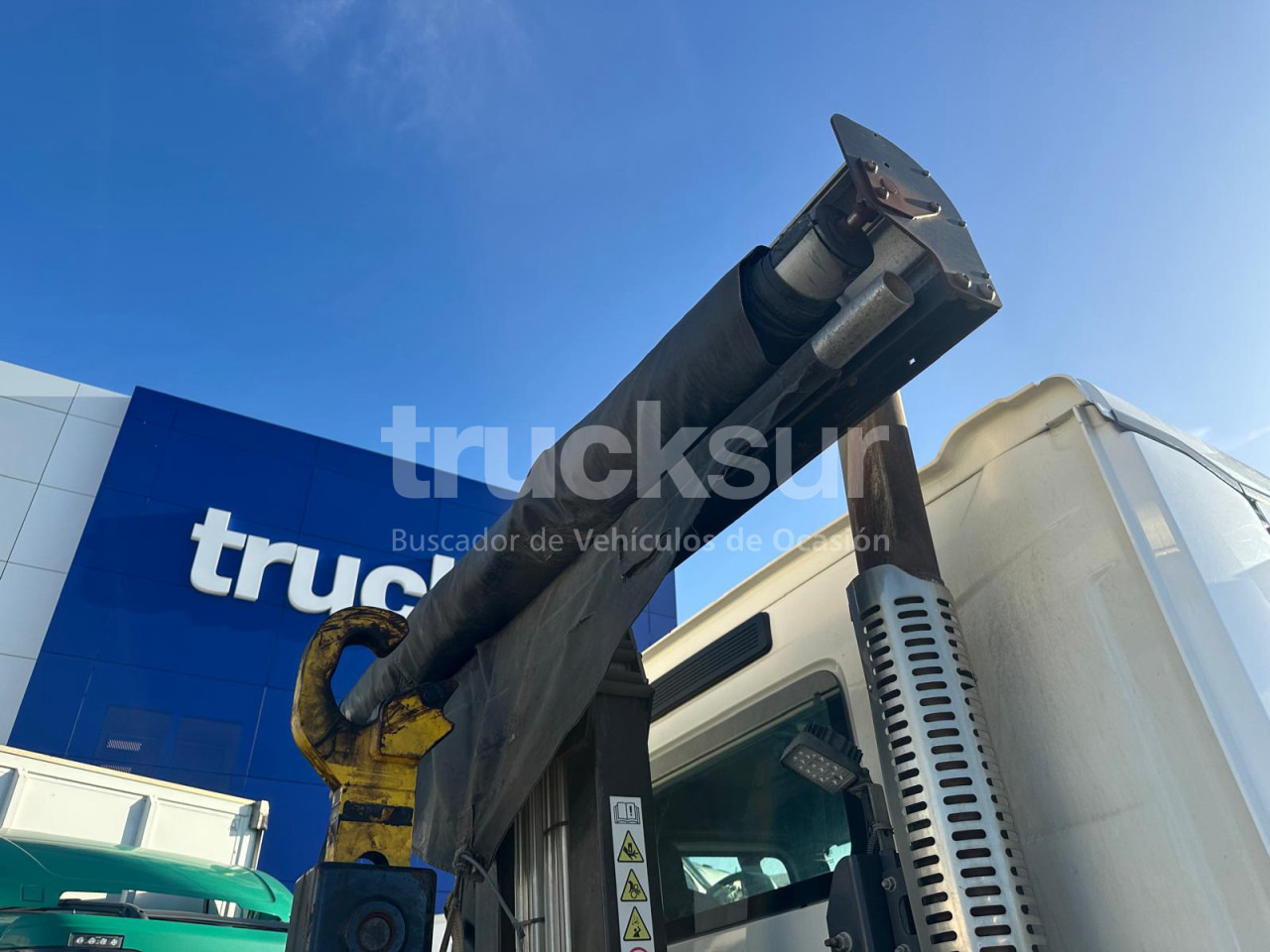 Камион со кука за подигање RENAULT C430.26  6X2: слика 20