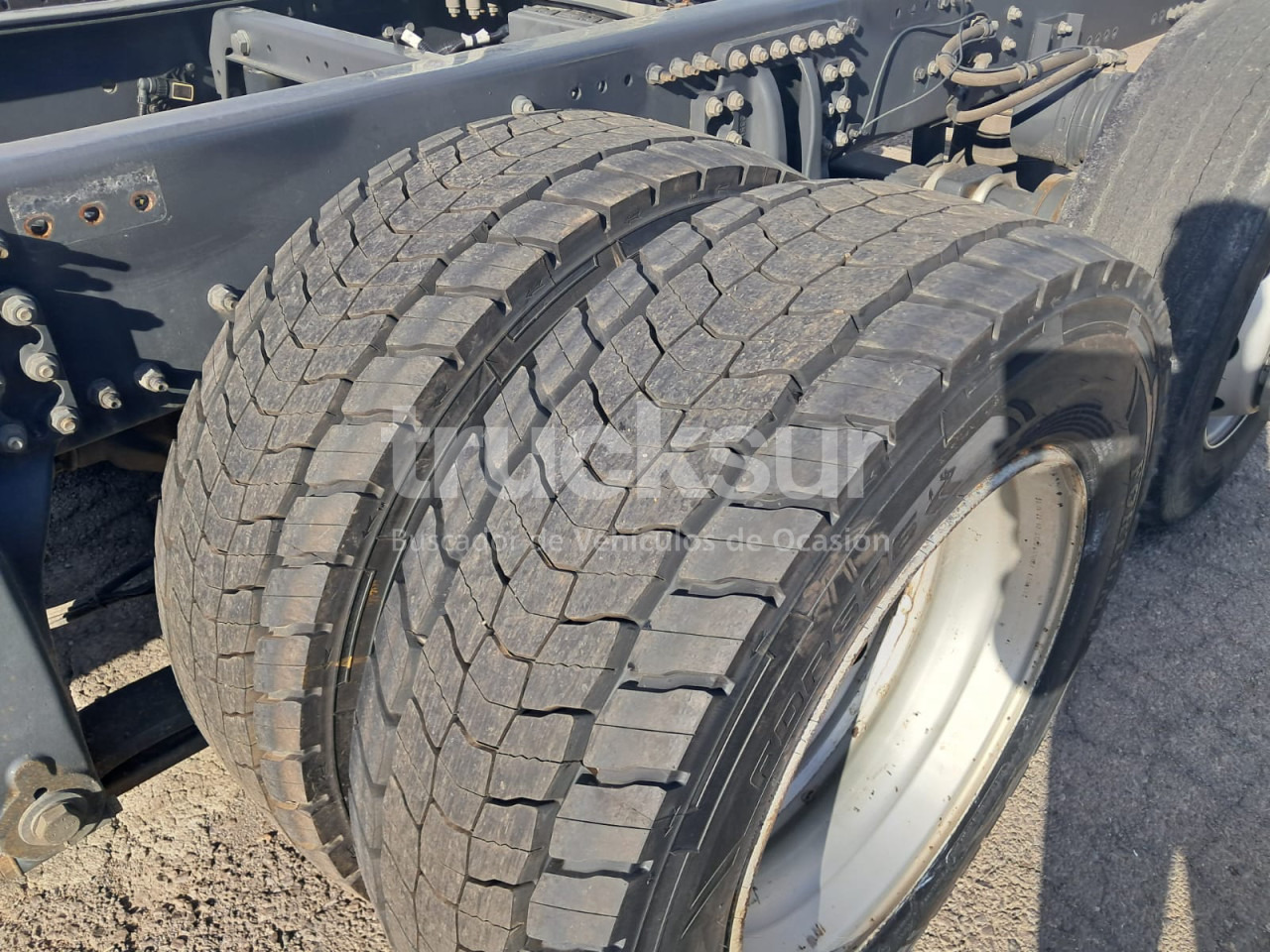 Камион со кабинска шасија RENAULT T480 HIGH SLEEPER CAB 6X2*4 ejes 6x2*4: слика 11