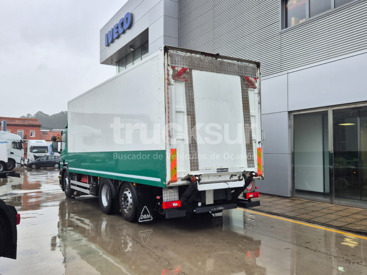 SCANIA P320.26 ejes 6x2*4 - Камион сандучар: слика 4 SCANIA P320.26 ejes 6x2*4 - Камион сандучар: слика 4