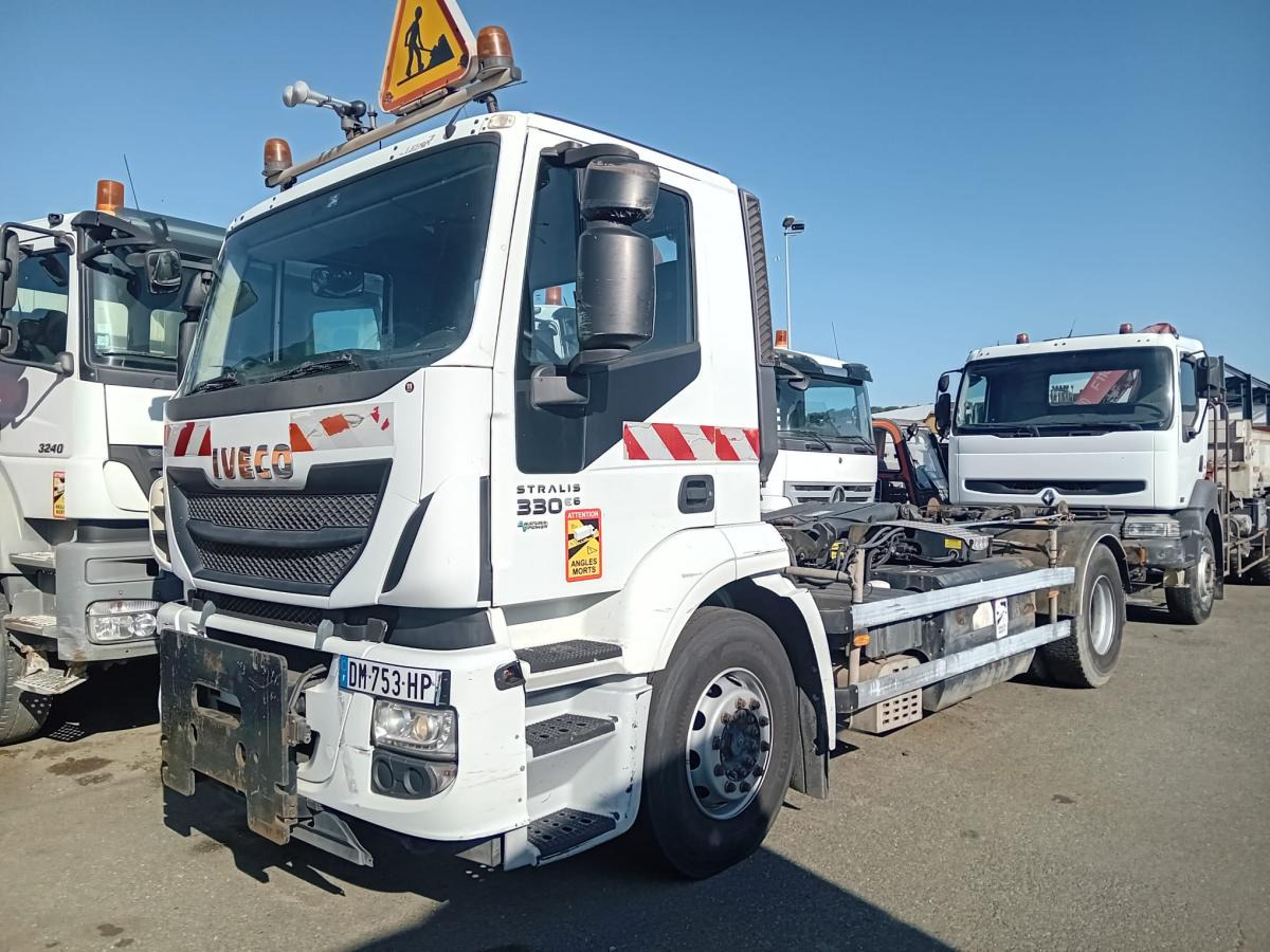 Iveco 330.36 - Камион со кука за подигање: слика 1 Iveco 330.36 - Камион со кука за подигање: слика 1