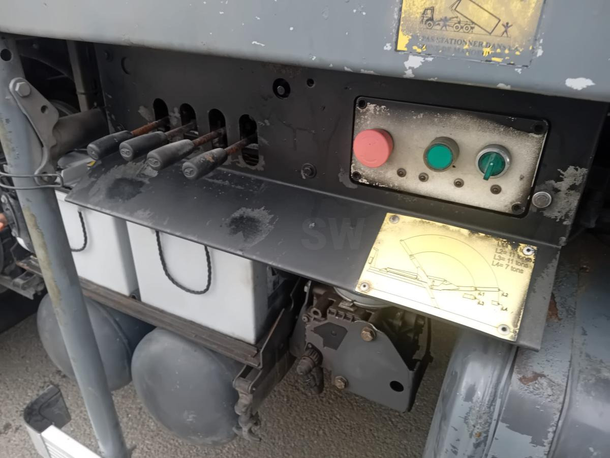 Renault Kerax 430 DXI - Камион за подигање контејнери: слика 5 Renault Kerax 430 DXI - Камион за подигање контејнери: слика 5