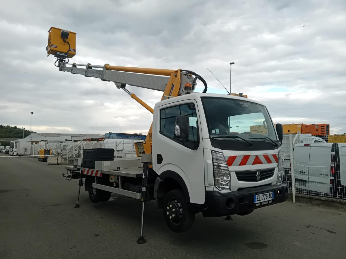 Renault Maxity 130 - Дигачка платформа, Комбе: слика 1 Renault Maxity 130 - Дигачка платформа, Комбе: слика 1