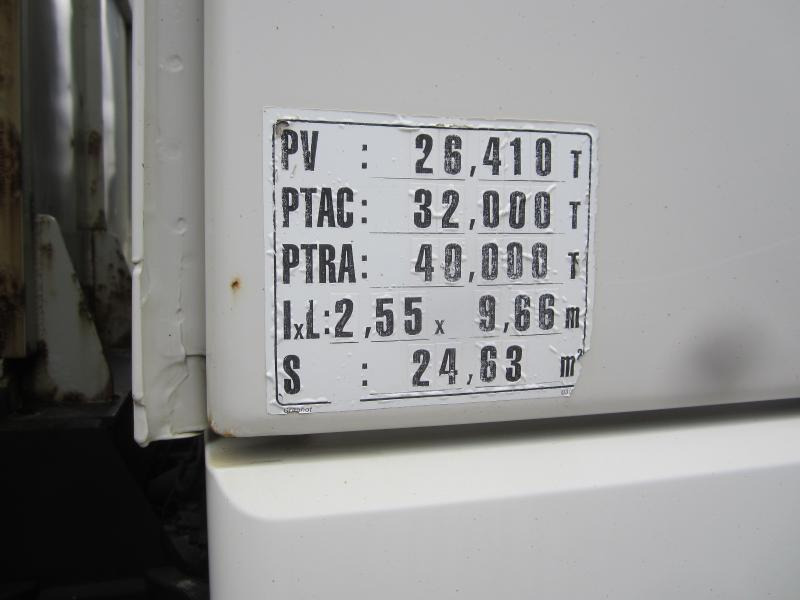 Камион со платформа, Камион со кран Volvo FH 520: слика 14