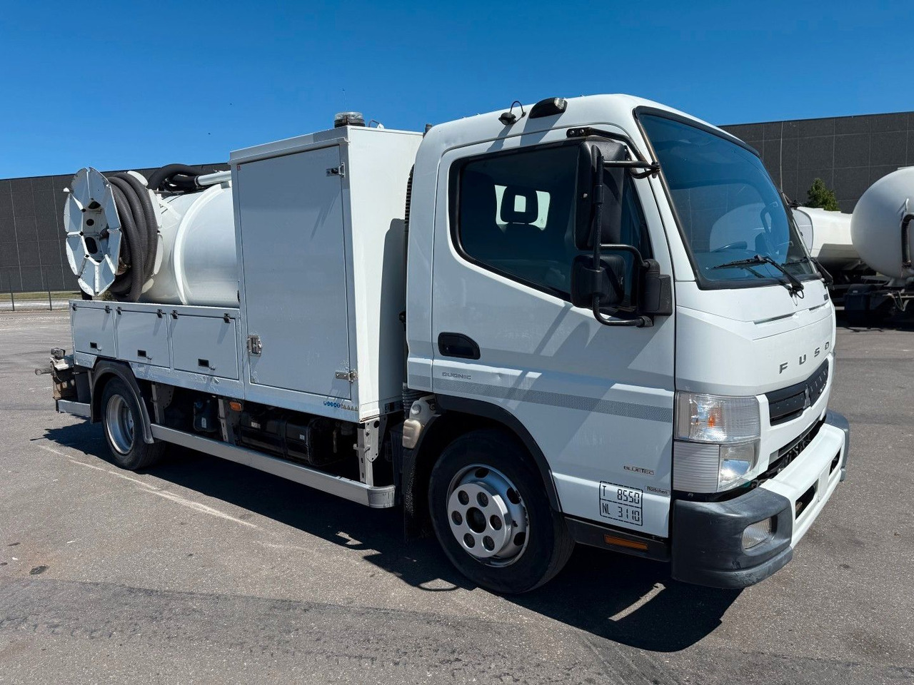 FUSO Canter 9C18 Duonic Rioned 3500 l. Kombi Euro 6 - Вакуумски камион: слика 2 FUSO Canter 9C18 Duonic Rioned 3500 l. Kombi Euro 6 - Вакуумски камион: слика 2