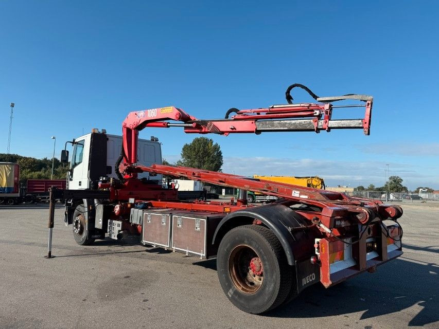 Iveco EuroTech Cursor 190E31 4x2 Tipper / HMF 1060 B3 - Камион со кран: слика 4 Iveco EuroTech Cursor 190E31 4x2 Tipper / HMF 1060 B3 - Камион со кран: слика 4
