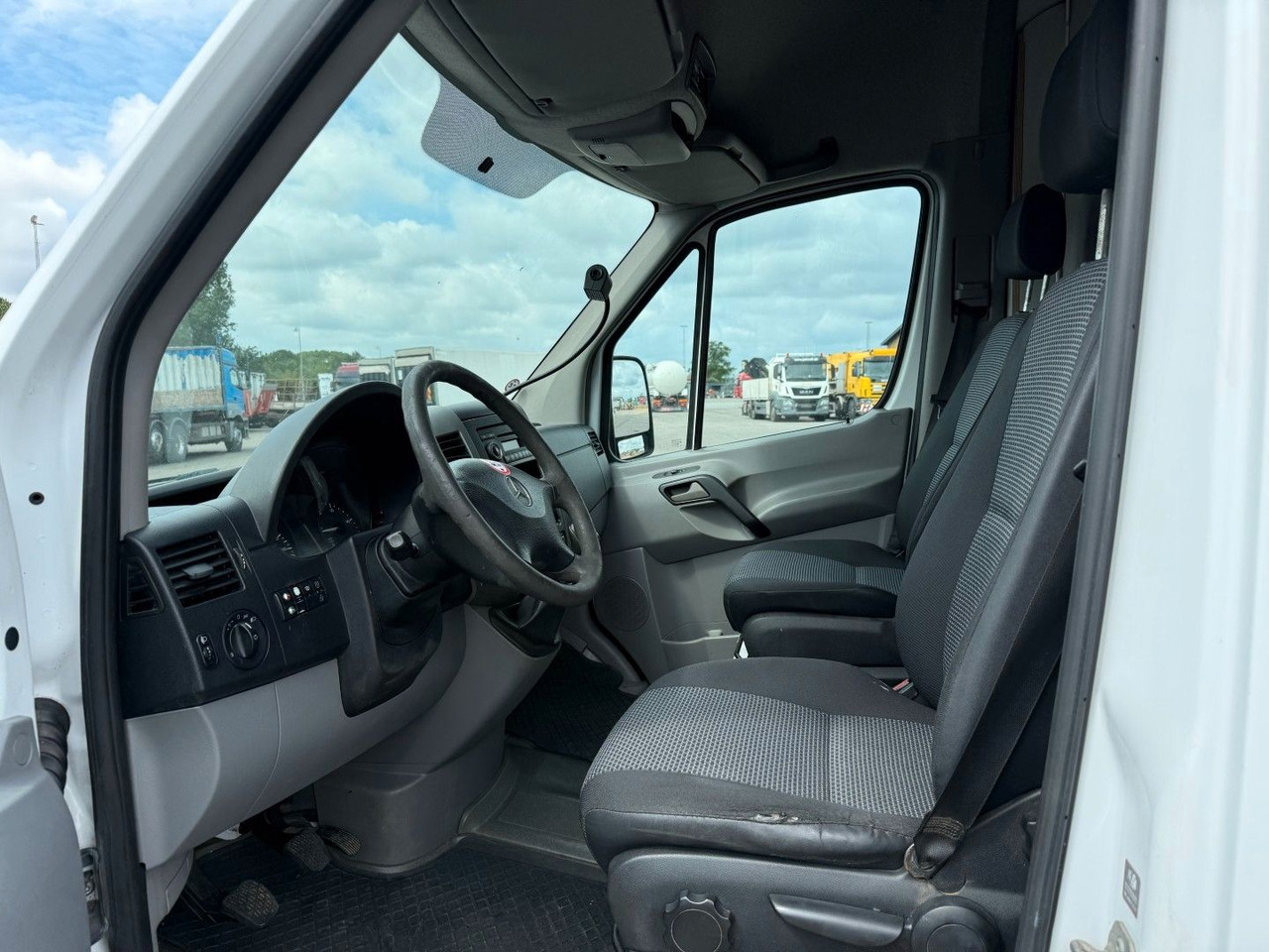 Mercedes-Benz Sprinter 516 516 CDI Versalift ET-36-LF ECO 13.7 - Камион со подигачка кошница: слика 5 Mercedes-Benz Sprinter 516 516 CDI Versalift ET-36-LF ECO 13.7 - Камион со подигачка кошница: слика 5