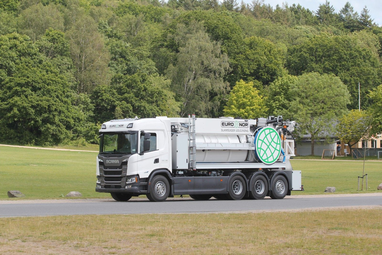 Scania G460 B8x4*4NBMN Bucher FlexLine CM140 - Вакуумски камион: слика 1 Scania G460 B8x4*4NBMN Bucher FlexLine CM140 - Вакуумски камион: слика 1