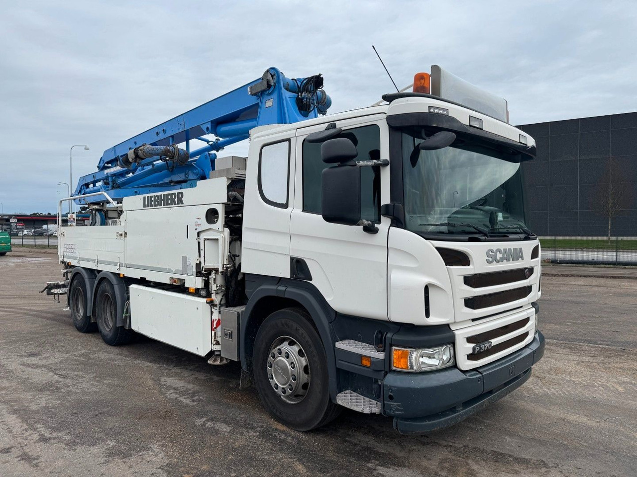 Scania P370 6x4 Liebherr THP140H 24 M4 XH Betonpumpe - Камион со бетонска пумпа: слика 2 Scania P370 6x4 Liebherr THP140H 24 M4 XH Betonpumpe - Камион со бетонска пумпа: слика 2
