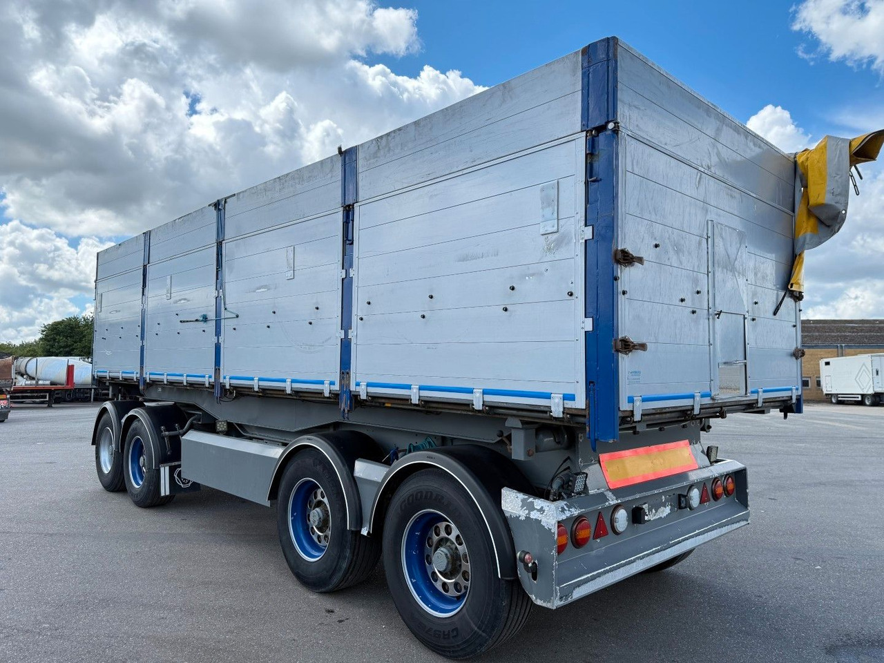 System Trailer 30 t. 3 site Graintipper / Kipper - Кипер приколка: слика 4 System Trailer 30 t. 3 site Graintipper / Kipper - Кипер приколка: слика 4