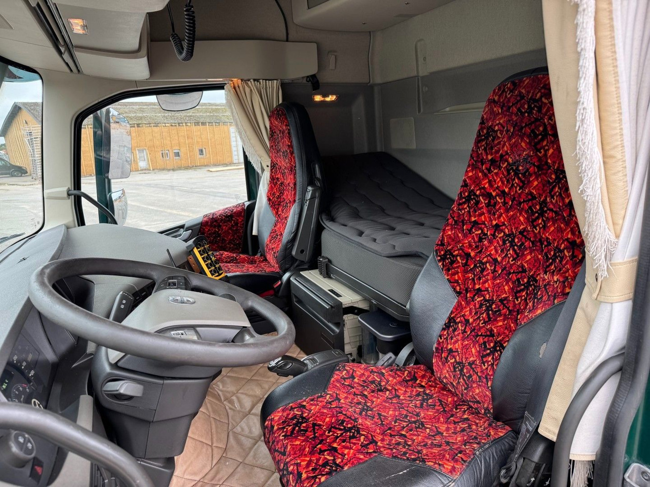 Volvo FH 500 8x2*6 Tipper Euro 6 - Кипер: слика 5 Volvo FH 500 8x2*6 Tipper Euro 6 - Кипер: слика 5