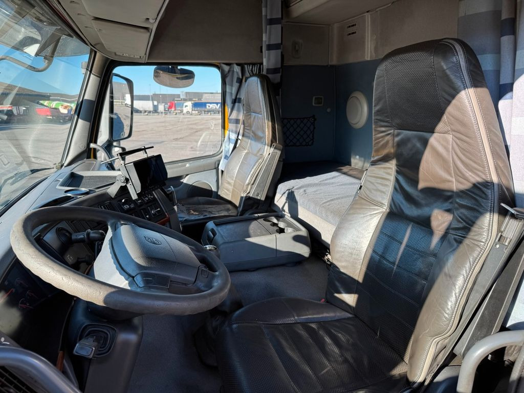 Volvo FM 340 6x2*4 Euro 5 FFG Elephant 10 m3 Volvo FM 340 6x2*4 Euro 5 FFG Elephant 10 m3 - Вакуумски камион: слика 5 Volvo FM 340 6x2*4 Euro 5 FFG Elephant 10 m3 Volvo FM 340 6x2*4 Euro 5 FFG Elephant 10 m3 - Вакуумски камион: слика 5