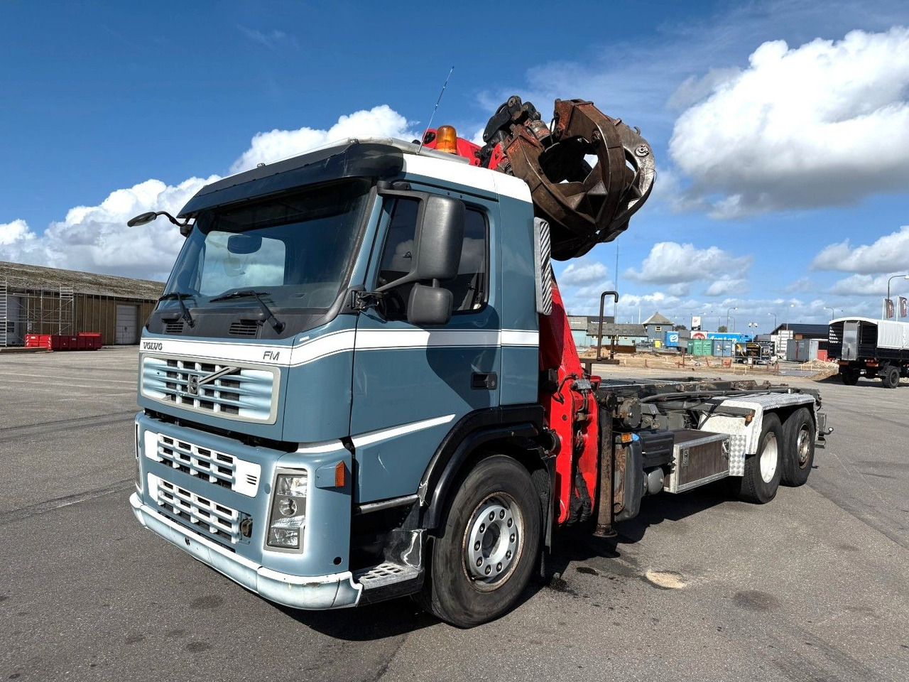 Volvo FM340 6x2*4 Kipper / Palfinger Epsilon 150Z96 - Камион со кран: слика 1 Volvo FM340 6x2*4 Kipper / Palfinger Epsilon 150Z96 - Камион со кран: слика 1