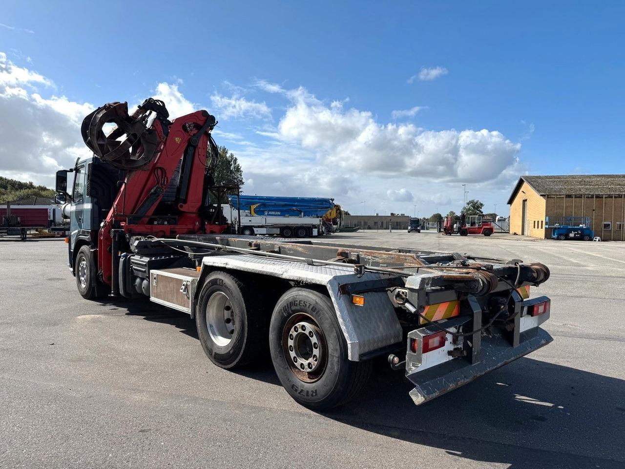 Volvo FM340 6x2*4 Kipper / Palfinger Epsilon 150Z96 - Камион со кран: слика 4 Volvo FM340 6x2*4 Kipper / Palfinger Epsilon 150Z96 - Камион со кран: слика 4