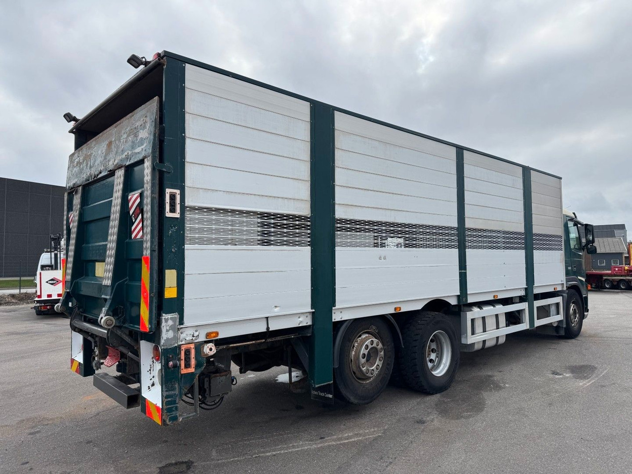 Volvo FM9 380 6x2*4 Tiertransporter / Livestock - Камион за коњи: слика 3 Volvo FM9 380 6x2*4 Tiertransporter / Livestock - Камион за коњи: слика 3