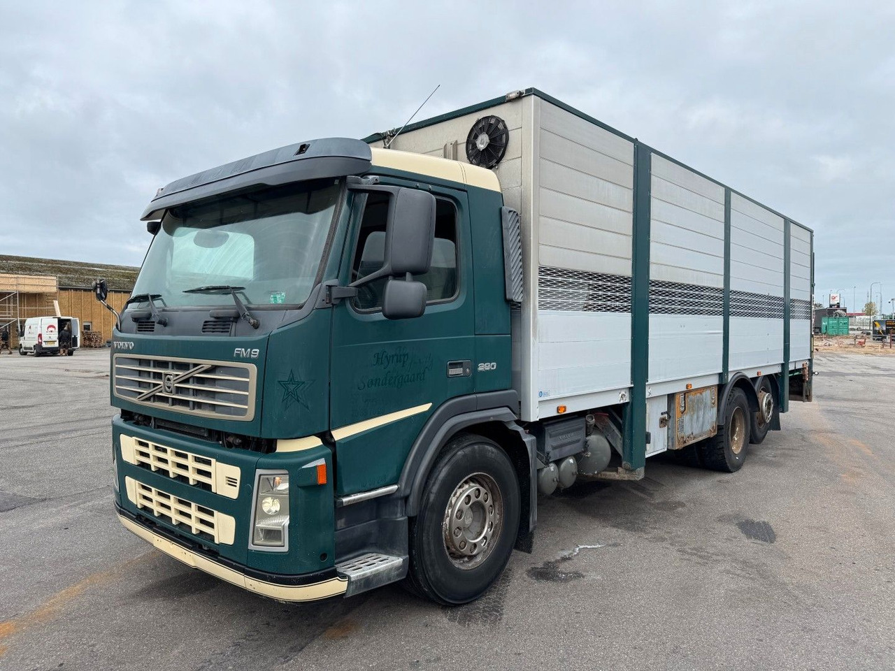Volvo FM9 380 6x2*4 Tiertransporter / Livestock - Камион за коњи: слика 1 Volvo FM9 380 6x2*4 Tiertransporter / Livestock - Камион за коњи: слика 1