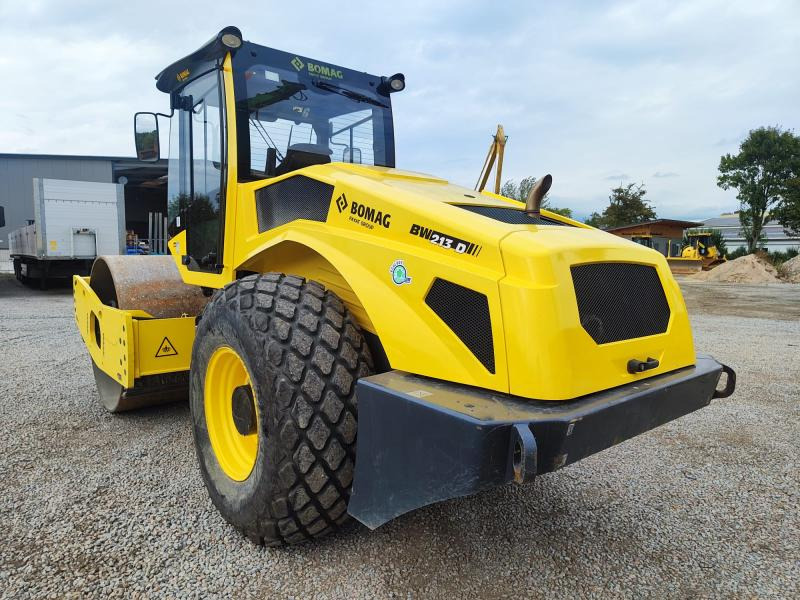 Bomag BW 213 D-5 - Компактор: слика 1 Bomag BW 213 D-5 - Компактор: слика 1