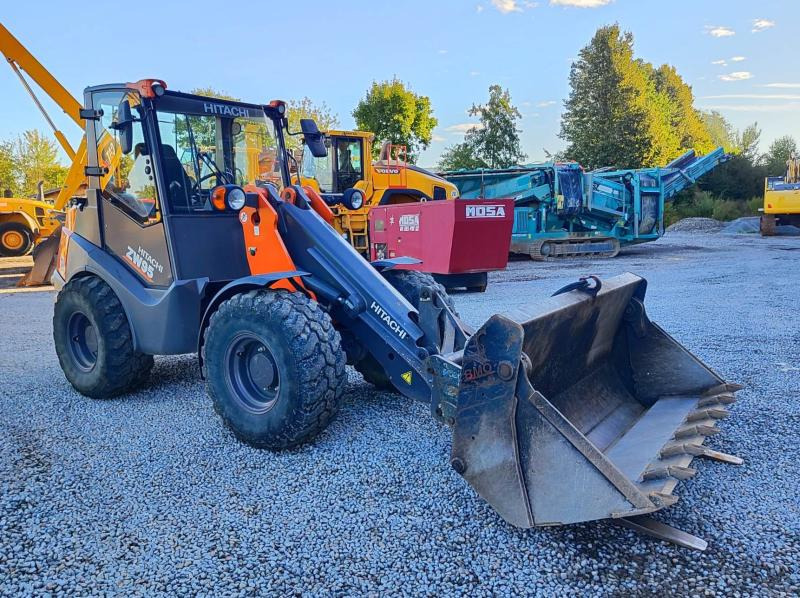 Hitachi ZW95 - Натоварувач на тркала: слика 3 Hitachi ZW95 - Натоварувач на тркала: слика 3