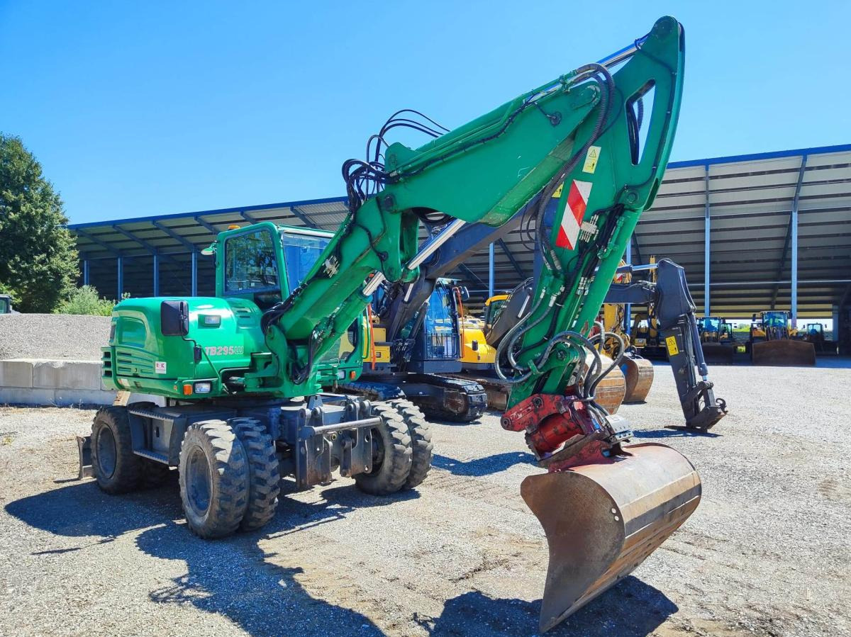 Takeuchi TB295W - Багер на тркала: слика 3 Takeuchi TB295W - Багер на тркала: слика 3