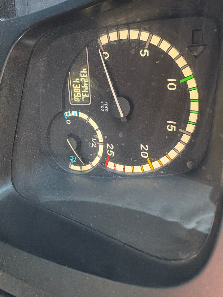 Mercedes Arocs 3240 - Камион со платформа: слика 5 Mercedes Arocs 3240 - Камион со платформа: слика 5