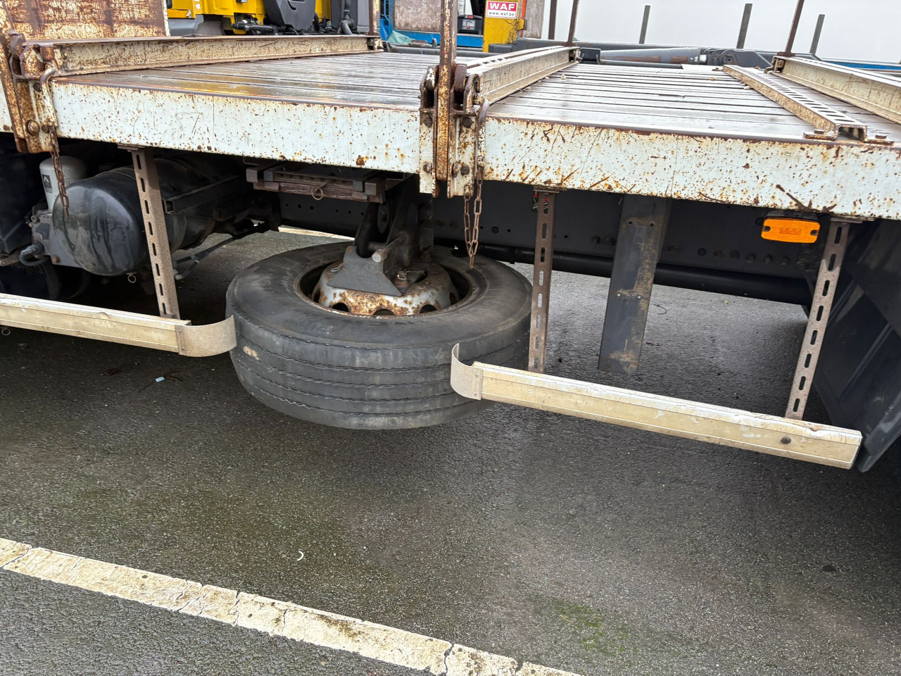 Камион со платформа Renault Premium 370 DXI: слика 6