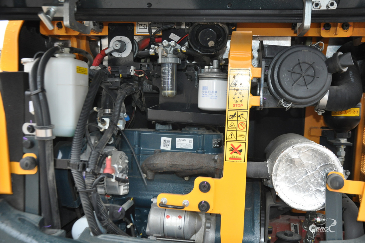 Мини багер Hyundai R18-9AK: слика 6