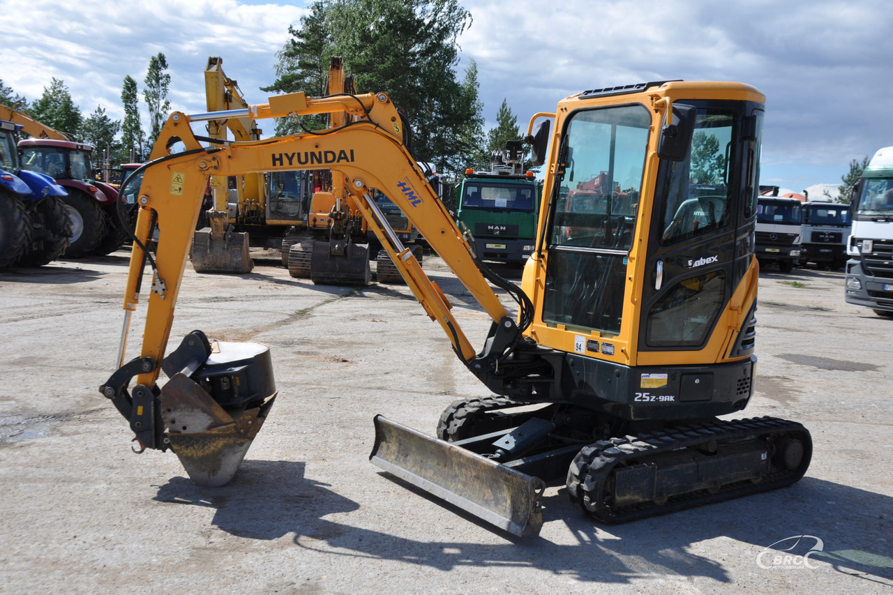 Hyundai R25Z-9AK - Мини багер: слика 1 Hyundai R25Z-9AK - Мини багер: слика 1