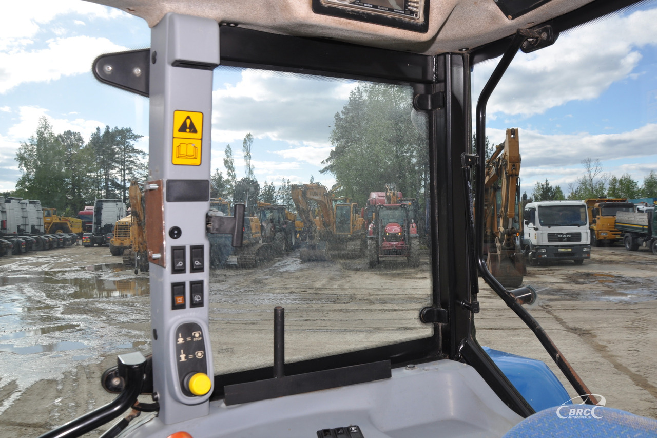 Трактор New Holland T5060: слика 9
