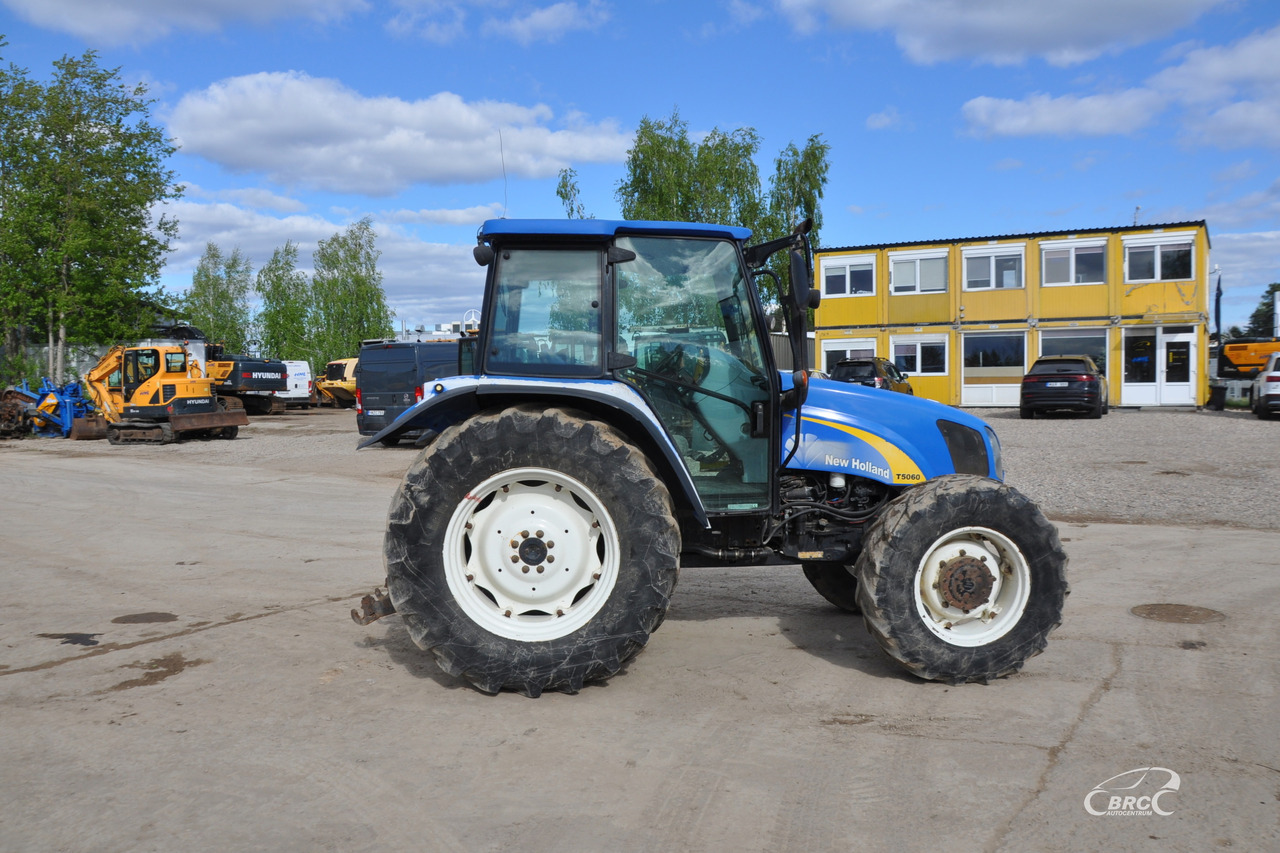 Трактор New Holland T5060: слика 6