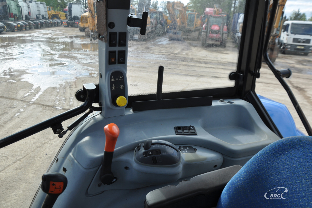 Трактор New Holland T5060: слика 16