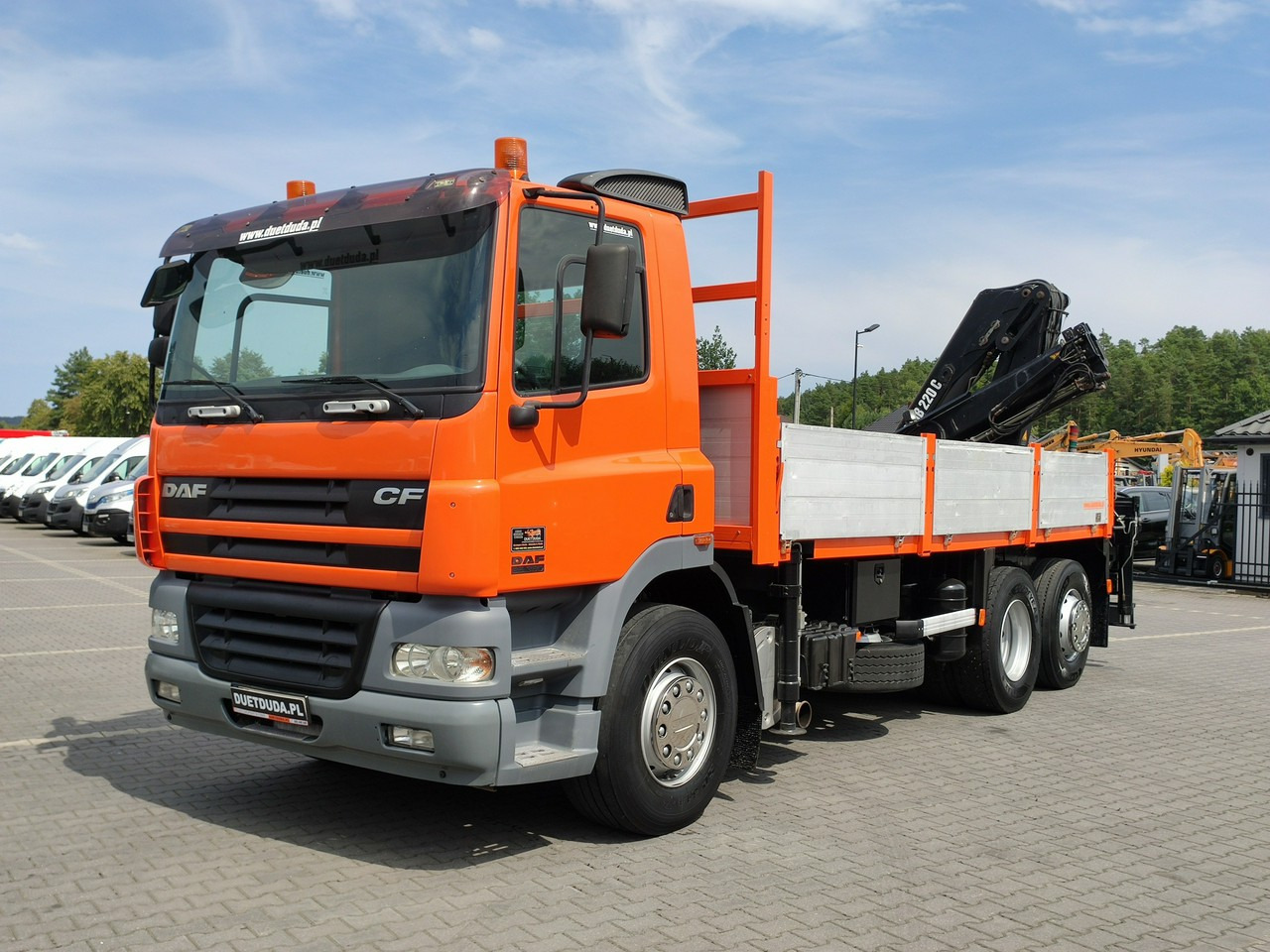 DAF CF 85.380 6x2 Oś Skrętna Skrzynia HDS HIAB 220C + Pilot - Камион со платформа, Камион со кран: слика 1 DAF CF 85.380 6x2 Oś Skrętna Skrzynia HDS HIAB 220C + Pilot - Камион со платформа, Камион со кран: слика 1