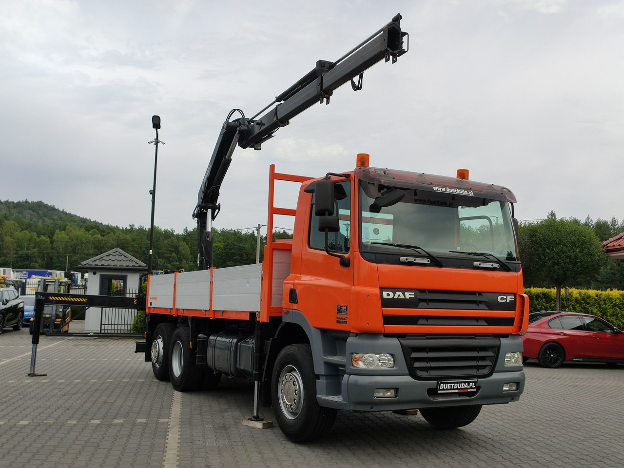 DAF CF 85.380 6x2 Oś Skrętna Skrzynia HDS HIAB 220C + Pilot - Камион со платформа, Камион со кран: слика 3 DAF CF 85.380 6x2 Oś Skrętna Skrzynia HDS HIAB 220C + Pilot - Камион со платформа, Камион со кран: слика 3