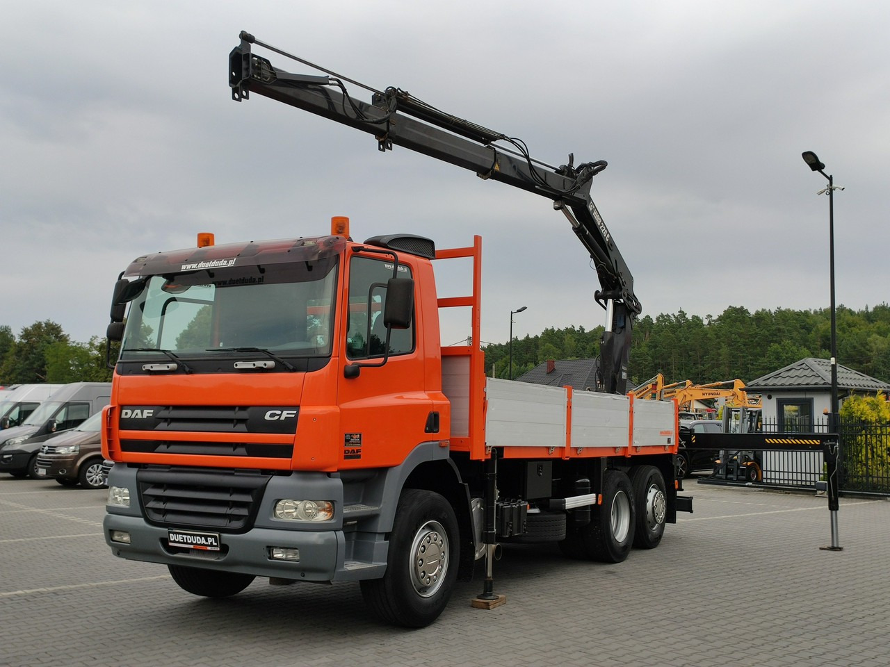 DAF CF 85.380 6x2 Oś Skrętna Skrzynia HDS HIAB 220C + Pilot - Камион со платформа, Камион со кран: слика 2 DAF CF 85.380 6x2 Oś Skrętna Skrzynia HDS HIAB 220C + Pilot - Камион со платформа, Камион со кран: слика 2