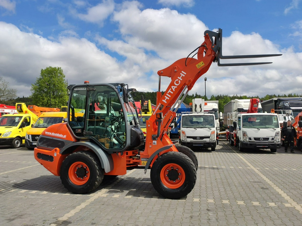Hitachi ZW75 Wheel Loader Szybko-Złącze Widły Stan Bardzo Dobry - Натоварувач на тркала: слика 3 Hitachi ZW75 Wheel Loader Szybko-Złącze Widły Stan Bardzo Dobry - Натоварувач на тркала: слика 3