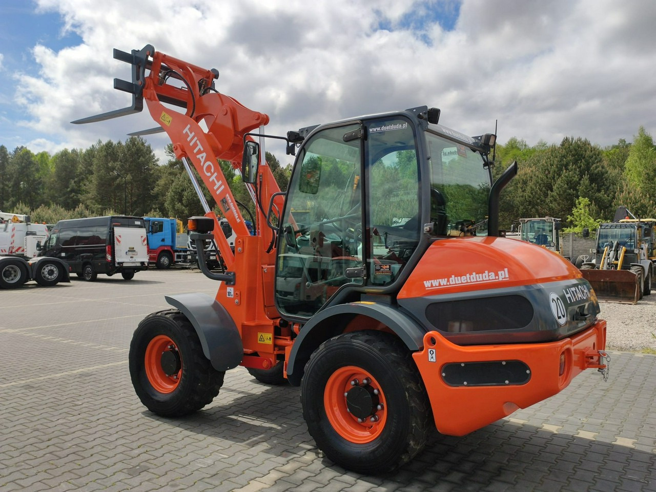 Hitachi ZW75 Wheel Loader Szybko-Złącze Widły Stan Bardzo Dobry - Натоварувач на тркала: слика 4 Hitachi ZW75 Wheel Loader Szybko-Złącze Widły Stan Bardzo Dobry - Натоварувач на тркала: слика 4