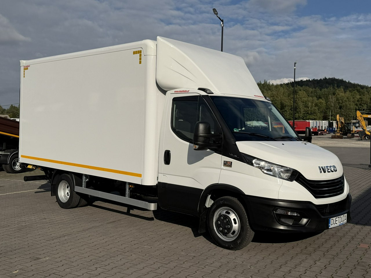 Iveco Daily 35C16 V - Комбе фургон: слика 2 Iveco Daily 35C16 V - Комбе фургон: слика 2