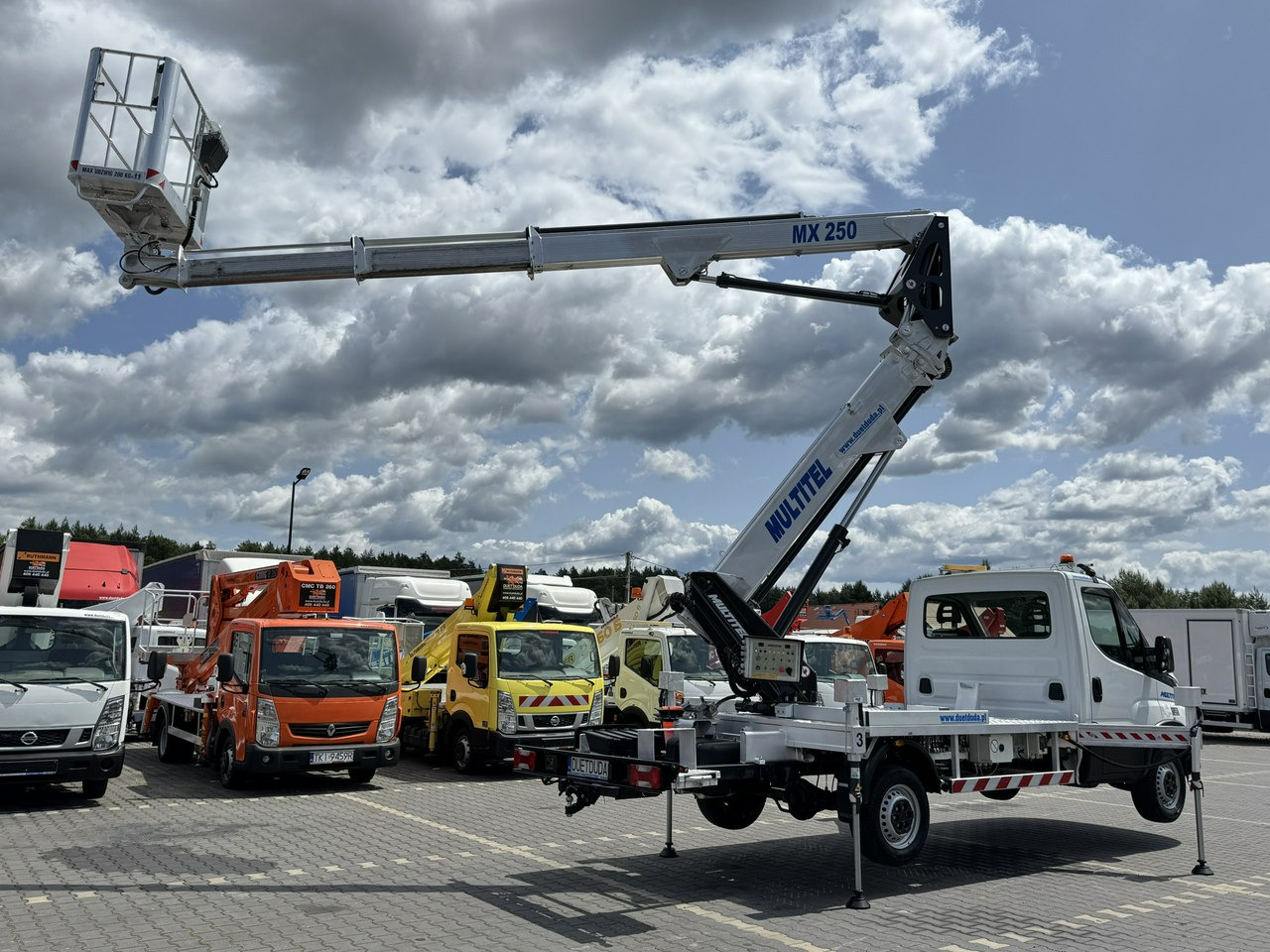Iveco Daily 35S14 - Камион со подигачка кошница: слика 1 Iveco Daily 35S14 - Камион со подигачка кошница: слика 1