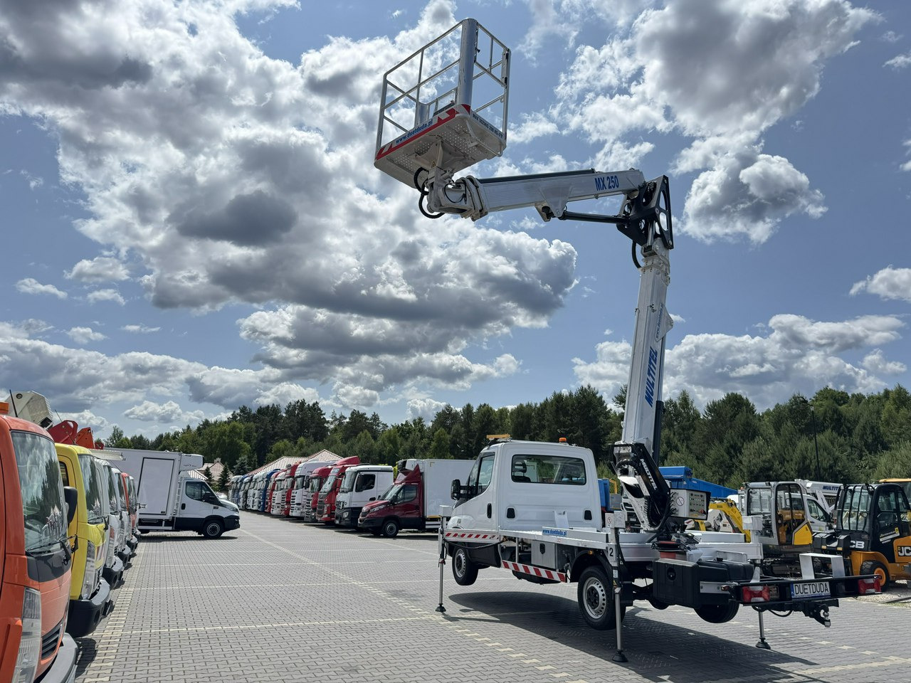 Iveco Daily 35S14 - Камион со подигачка кошница: слика 4 Iveco Daily 35S14 - Камион со подигачка кошница: слика 4