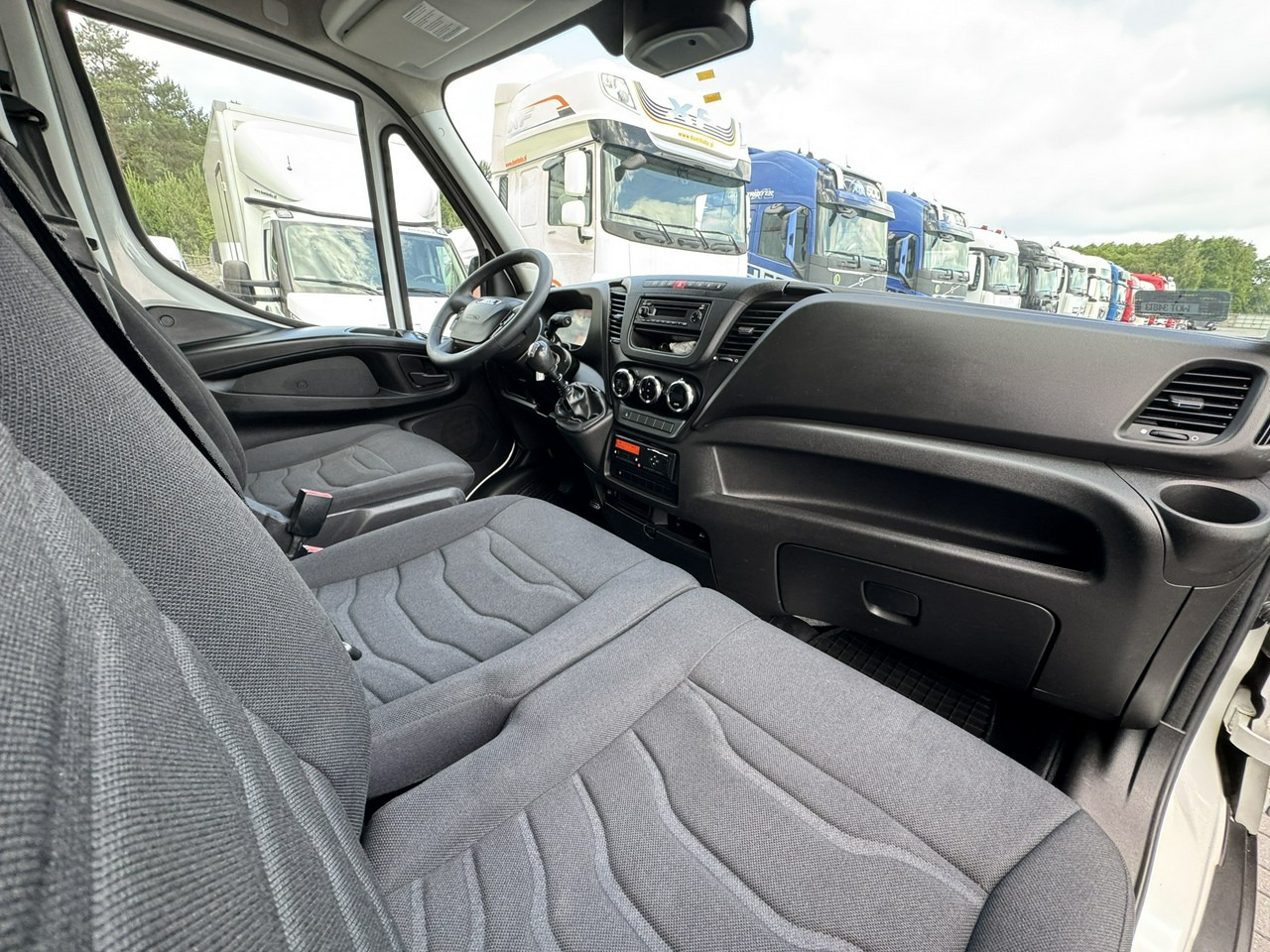Комбе ладилник Iveco Daily 50C15 V: слика 31