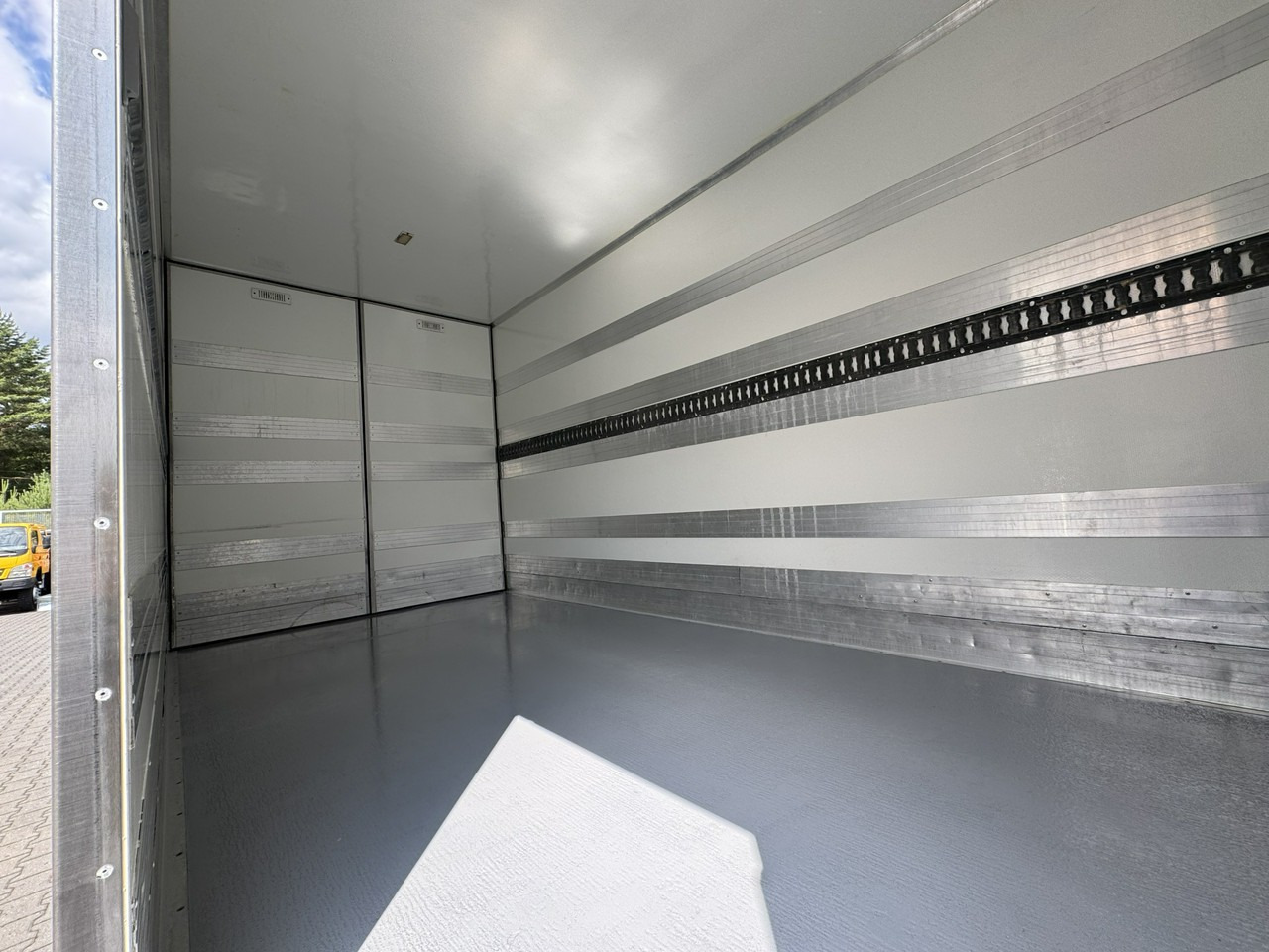 Комбе ладилник Iveco Daily 50C15 V: слика 7