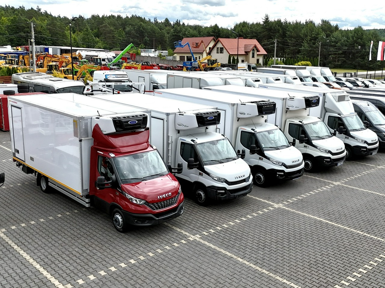 Iveco Daily 70C17 Mroźnia Agregat Carrier Supra 750 10-Palet + Winda - Комбе ладилник: слика 1 Iveco Daily 70C17 Mroźnia Agregat Carrier Supra 750 10-Palet + Winda - Комбе ладилник: слика 1