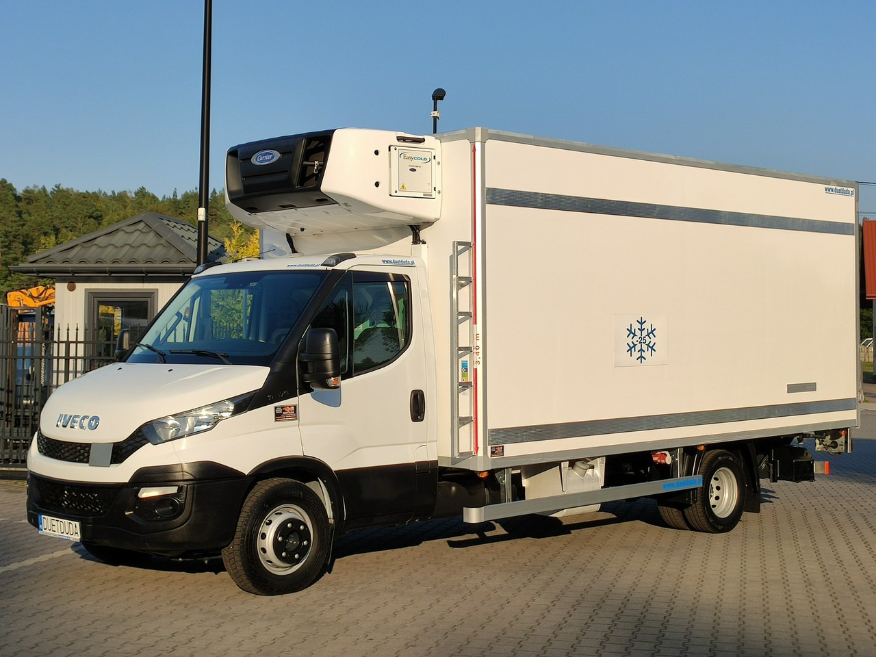 Iveco Daily 70C17 Mroźnia Ściana Grodziowa Multitemperatura - Комбе ладилник: слика 4 Iveco Daily 70C17 Mroźnia Ściana Grodziowa Multitemperatura - Комбе ладилник: слика 4