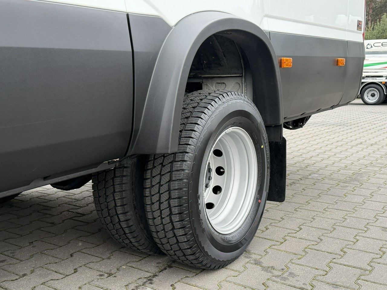 Iveco Daily 70C18 V H - Товарно комбе: слика 3 Iveco Daily 70C18 V H - Товарно комбе: слика 3