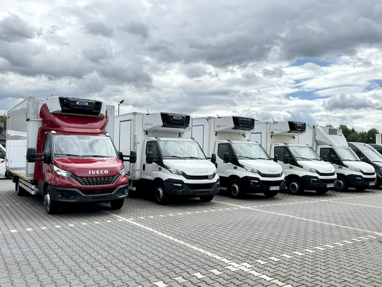 Iveco Daily 72C18 Mroźnia Ściana Grodziowa Podwójny Parownik - Комбе ладилник: слика 1 Iveco Daily 72C18 Mroźnia Ściana Grodziowa Podwójny Parownik - Комбе ладилник: слика 1